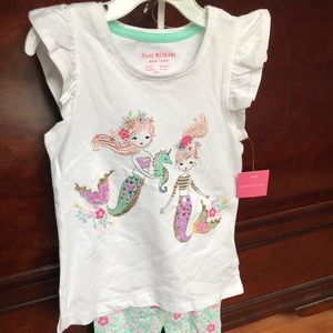 NWT girl’s 2 piece set